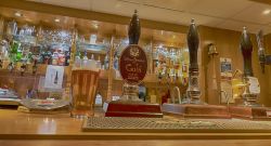 Crosstown Club Bar (Tatton Gold) Crosstown Club Bar (Tatton Gold)